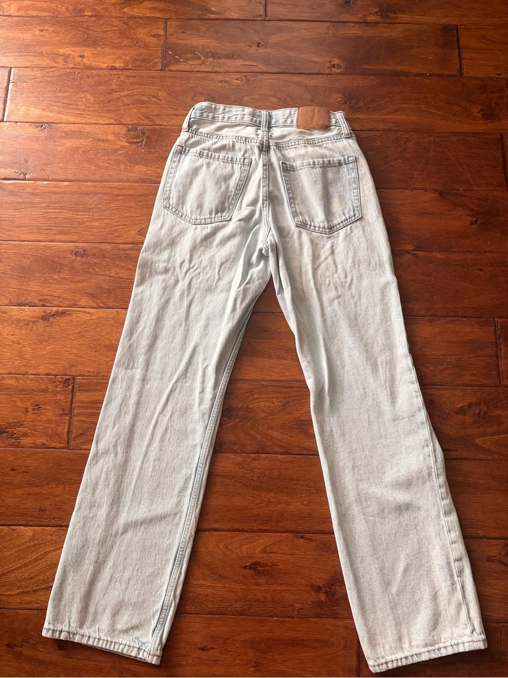 Aeropostale Light Wash Baggy Barrel High Rise Jeans - Picture 5 of 7